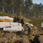 Futuristische, witte, modulaire sciencefiction-voertuigen, inclusief een groot hovercraft-achtig schip en een mechanische vierpotige drone, staan op een rotsachtige heuvel in een weelderig bos. Een menselijk figuur in een groen ruimtepak staat tussen de machines