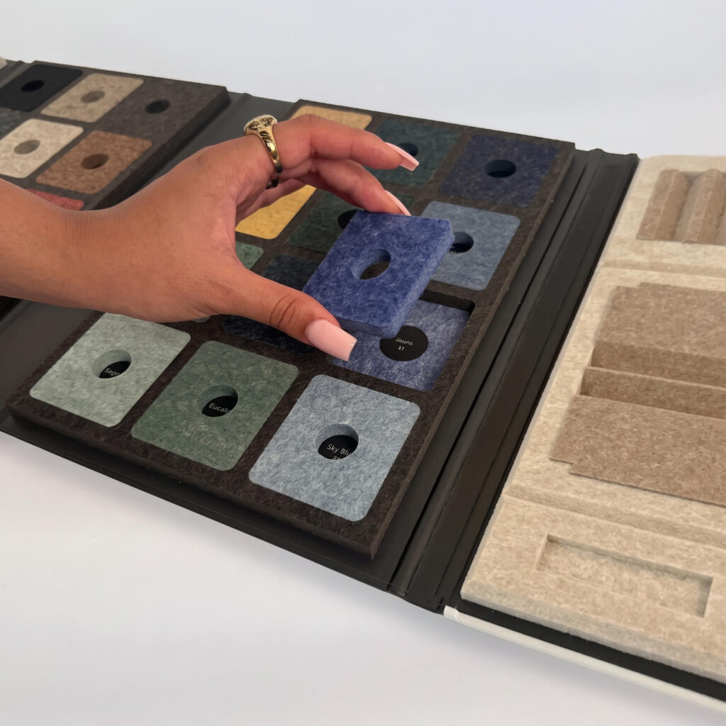 Close-up photo of the EASYfelt sample folder