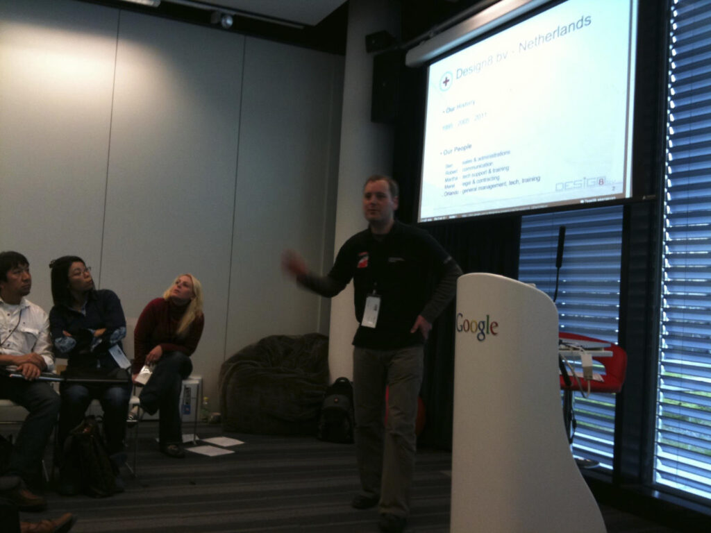 Orlando Sardaro die een presentatie houdt op BizCamp