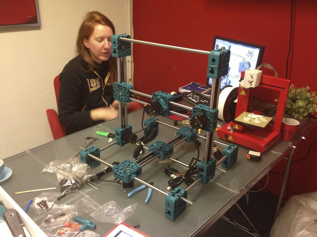 Foto van het opbouwen van de Fabbster zelfbouw 3D printer